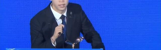银河娱乐城官方入口-历史第4人：19岁王钰栋包揽中超最佳新人和中国金童奖！